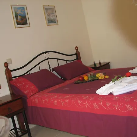 Anemoessa Apts 아파트호텔 Livadia (Tilos)
