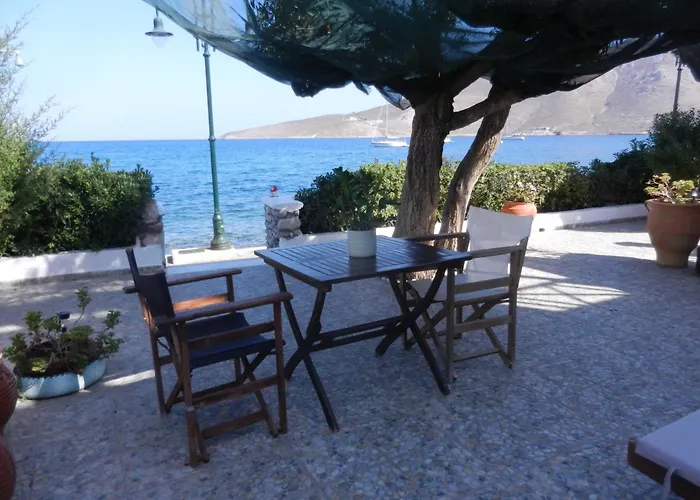 Anemoessa Apts Aparthotel